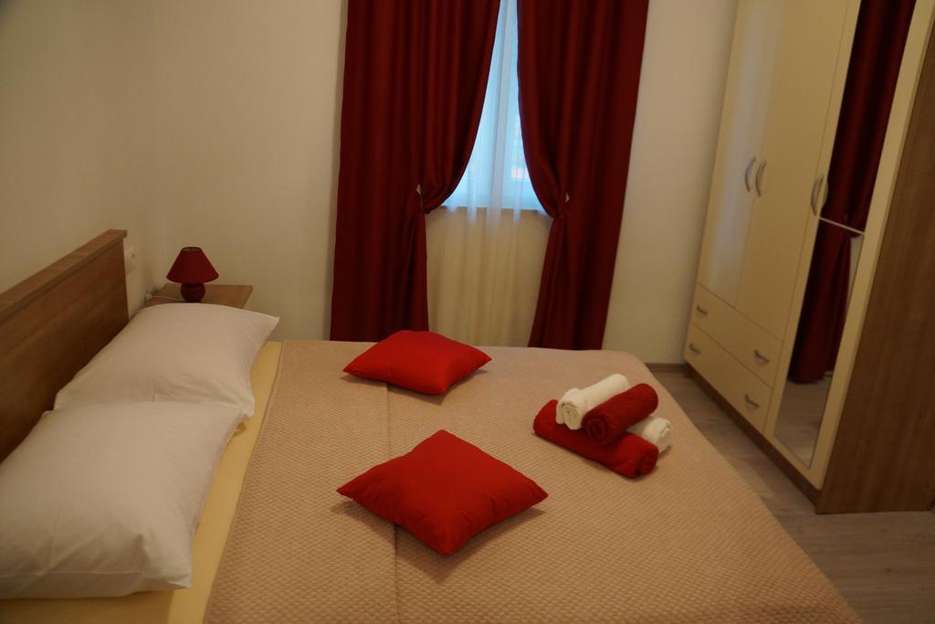 Apartments Kadulja Trogir Zimmer foto